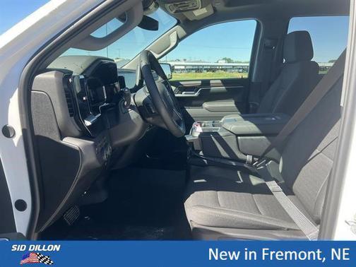 Summit White 2026 Chevrolet Silverado 1500 LT