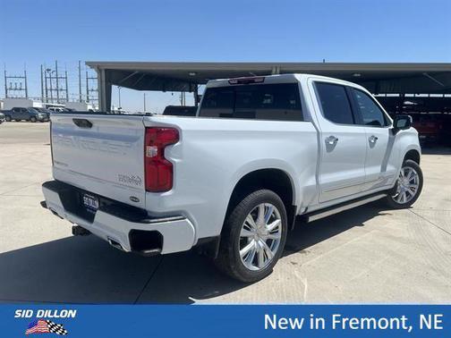 Polar White Tricoat 2026 Chevrolet Silverado 1500 High Country