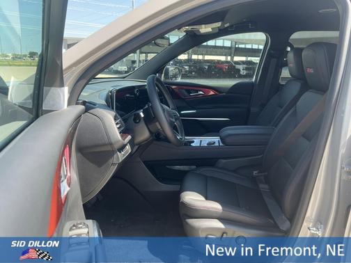 Sandstone Gray 2026 Chevrolet Traverse AWD Z71