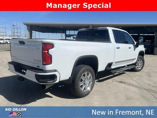 Polar White Tricoat 2026 Chevrolet Silverado 3500 High Country