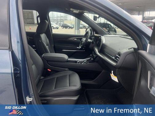 Lakeshore Blue Metallic 2026 Chevrolet Traverse LT