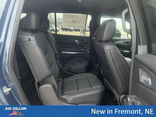 Lakeshore Blue Metallic 2026 Chevrolet Traverse LT