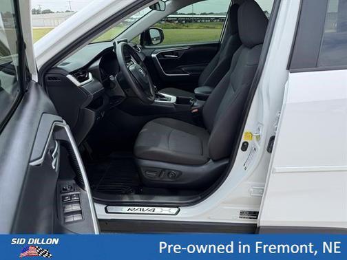 Ice Cap 2023 Toyota RAV4 XLE