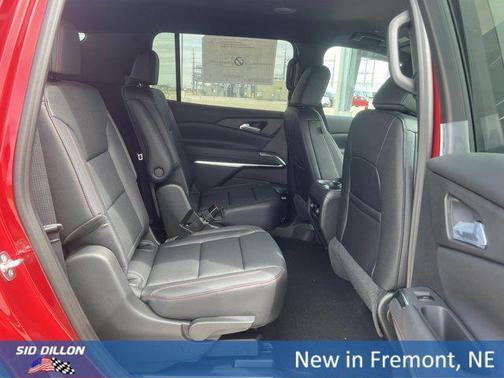 Radiant Red Tintcoat 2026 Chevrolet Traverse AWD Z71