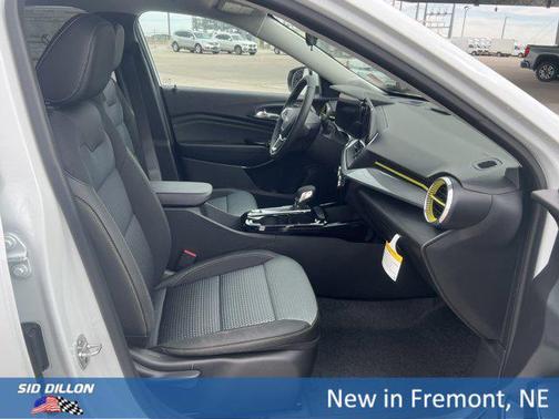 Summit White 2026 Chevrolet Trax LT