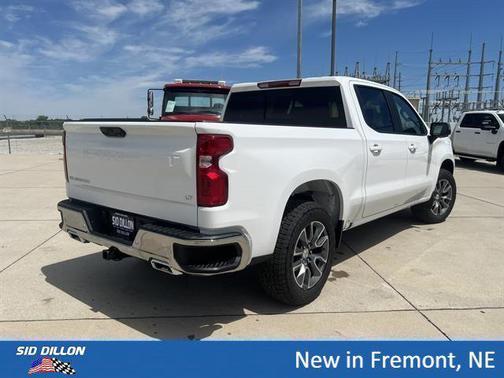 Summit White 2026 Chevrolet Silverado 1500 LT