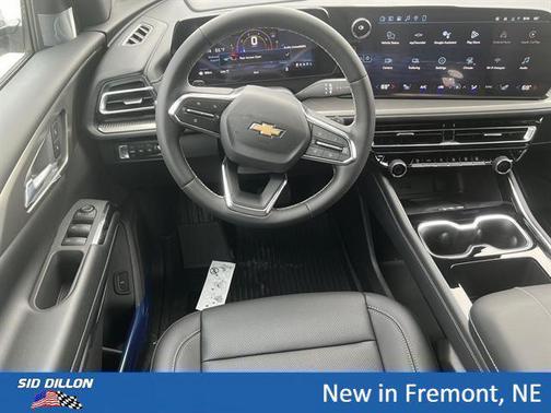 Summit White 2026 Chevrolet Traverse LT