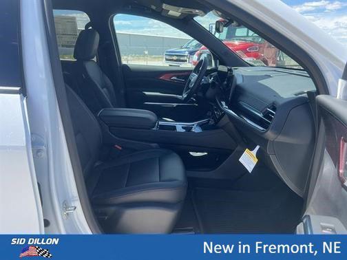 Polar White Tricoat 2026 Chevrolet Traverse AWD Z71