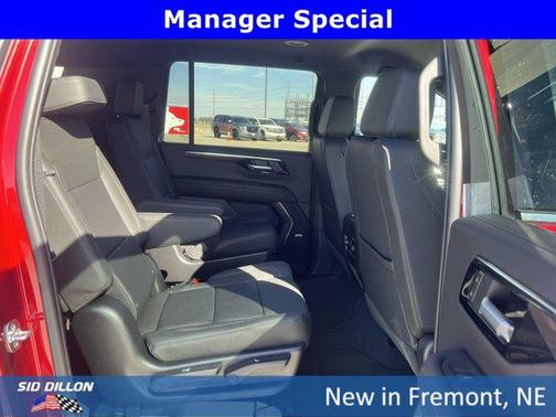Radiant Red Tintcoat 2026 Chevrolet Suburban LT