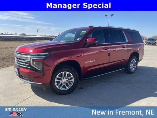 Radiant Red Tintcoat 2026 Chevrolet Suburban LT
