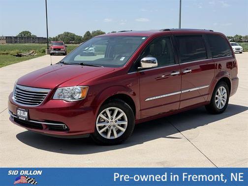 Deep Cherry Red Crystal Pearlcoat 2016 Chrysler Town & Country Limited Platinum
