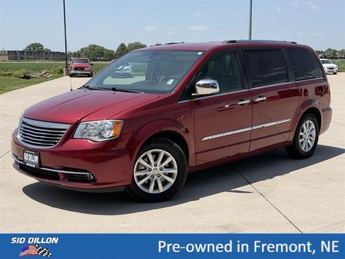 Deep Cherry Red Crystal Pearlcoat 2016 Chrysler Town & Country Limited Platinum