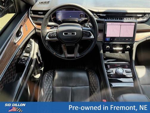 Diamond Black Crystal Pearlcoat 2023 Jeep Grand Cherokee Summit