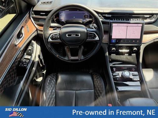 Diamond Black Crystal Pearlcoat 2023 Jeep Grand Cherokee Summit