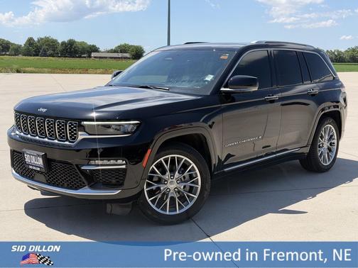 Diamond Black Crystal Pearlcoat 2023 Jeep Grand Cherokee Summit