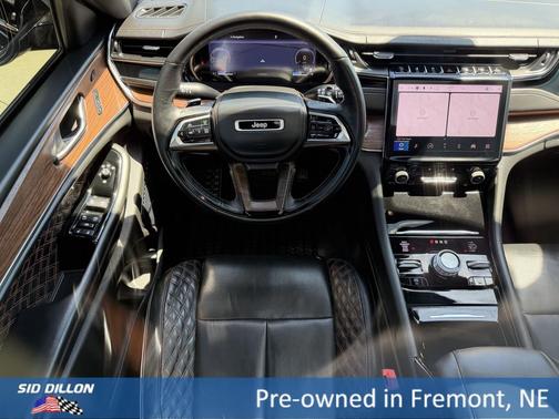 Diamond Black Crystal Pearlcoat 2023 Jeep Grand Cherokee Summit