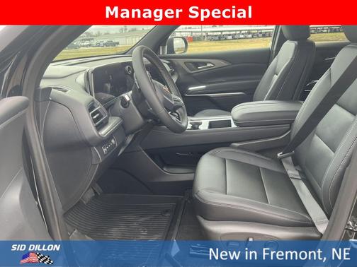 Mosaic Black Metallic 2026 Chevrolet Traverse LT