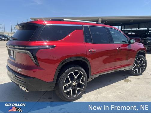 Radiant Red Tintcoat 2026 Chevrolet Traverse High Country