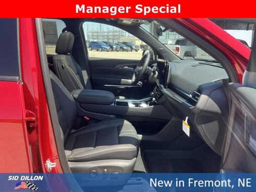 Radiant Red Tintcoat 2026 Chevrolet Traverse High Country