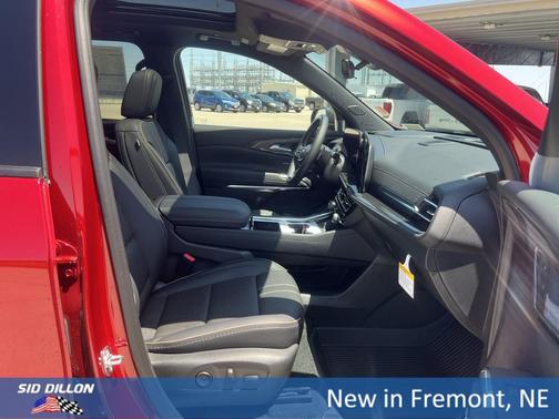 Radiant Red Tintcoat 2026 Chevrolet Traverse High Country