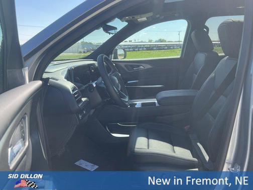 Sterling Gray Metallic 2026 Chevrolet Traverse LT