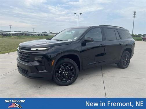 Mosaic Black Metallic 2026 Chevrolet Traverse LT