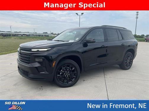 Mosaic Black Metallic 2026 Chevrolet Traverse LT
