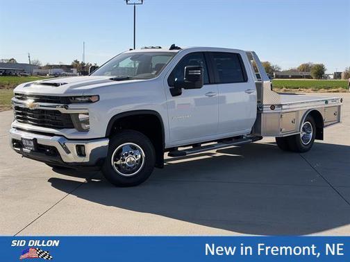 Summit White 2026 Chevrolet Silverado 3500 LT