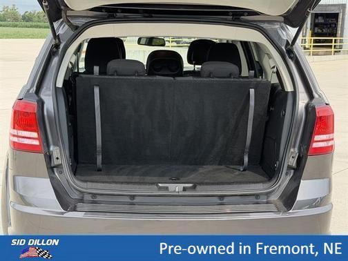 Granite Pearlcoat 2018 Dodge Journey SE