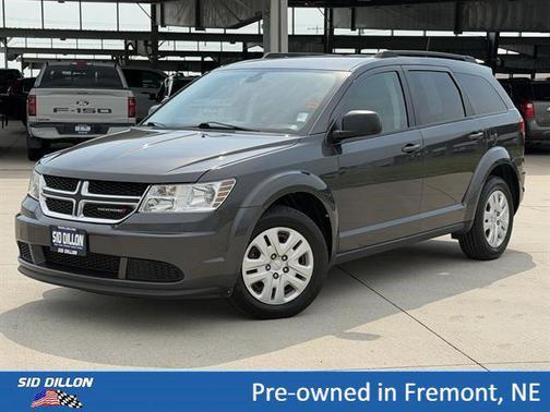Granite Pearlcoat 2018 Dodge Journey SE