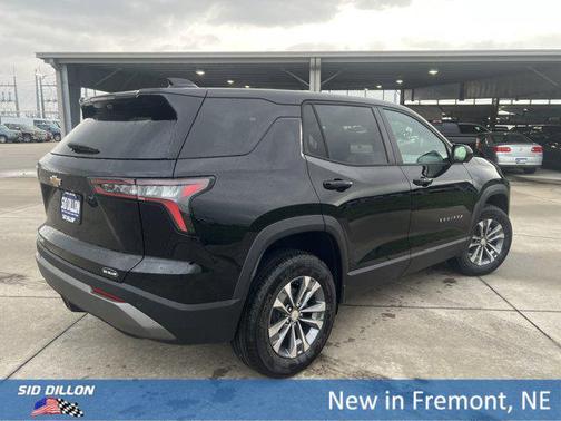 Mosaic Black Metallic 2026 Chevrolet Equinox 1LT