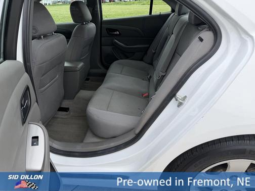 Summit White 2015 Chevrolet Malibu 1LS