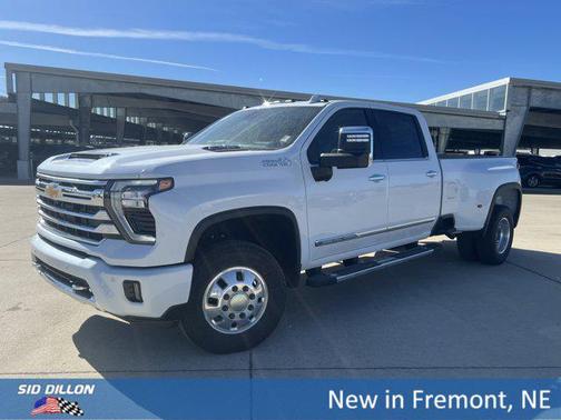Polar White Tricoat 2026 Chevrolet Silverado 3500 High Country