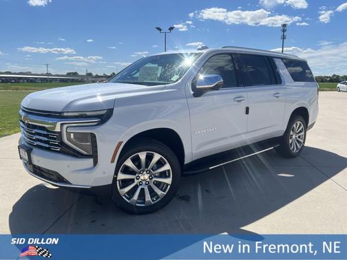 Polar White Tricoat 2026 Chevrolet Suburban Premier