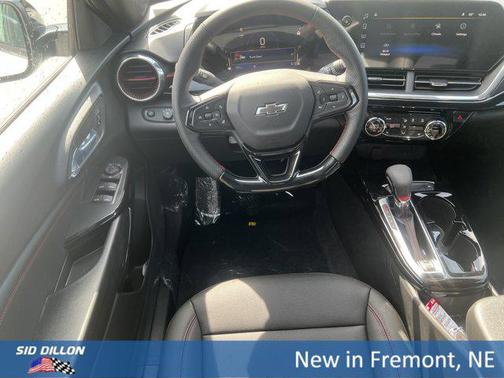 Summit White 2026 Chevrolet Trax FWD 2RS