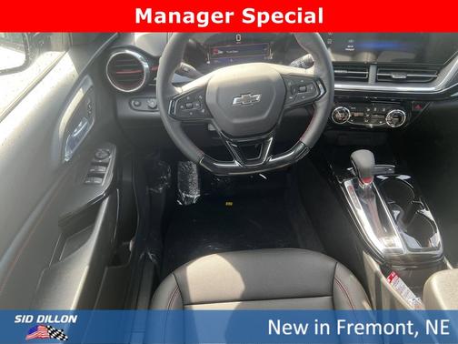 Summit White 2026 Chevrolet Trax FWD 2RS