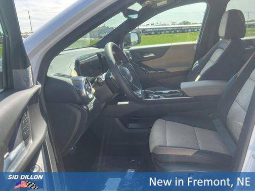 Polar White Tricoat 2026 Chevrolet Equinox AWD ACTIV