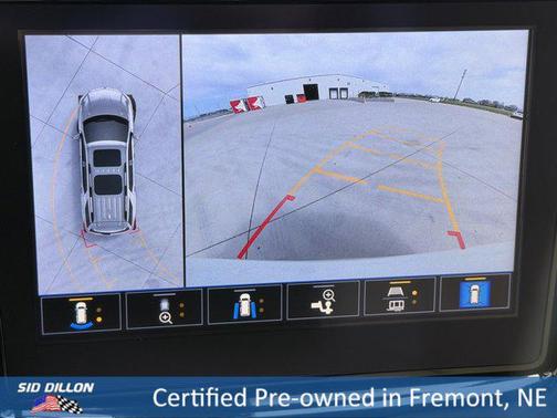 Summit White 2023 Chevrolet Traverse Premier