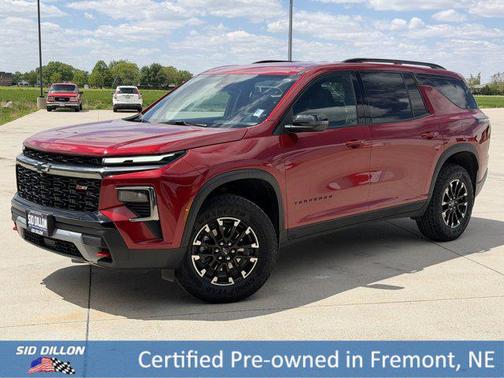 Radiant Red Tintcoat 2025 Chevrolet Traverse AWD Z71
