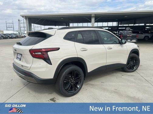 White Sands 2026 Chevrolet Trax FWD ACTIV