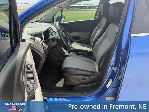 Brilliant Blue Metallic 2016 Chevrolet Trax LT