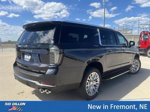 Dark Ash Metallic 2026 Chevrolet Suburban Premier