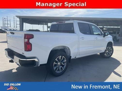 Summit White 2026 Chevrolet Silverado 1500 LT
