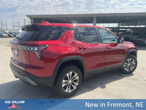 Radiant Red Tintcoat 2026 Chevrolet Equinox 1LT