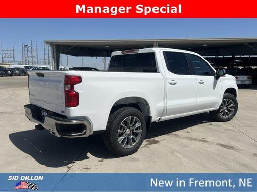 Summit White 2026 Chevrolet Silverado 1500 LT