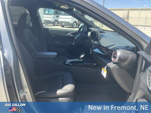 Sterling Gray Metallic 2026 Chevrolet Trax FWD 2RS