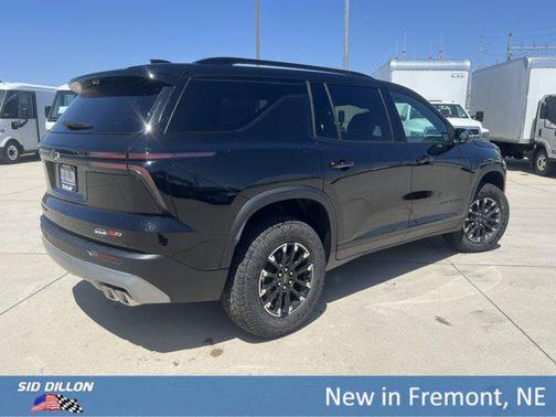 Mosaic Black Metallic 2026 Chevrolet Traverse AWD Z71