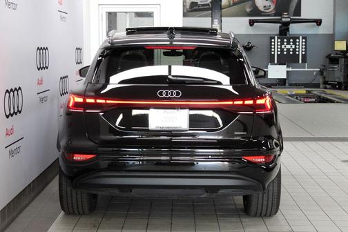 2025 Audi Q6 e-tron Premium
