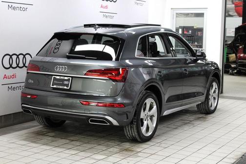 2023 Audi Q5 45 S line Premium Plus