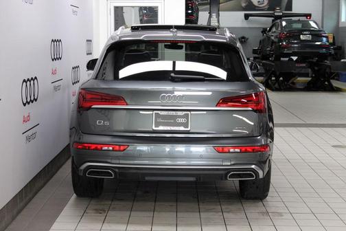 2022 Audi Q5 45 S line Premium Plus